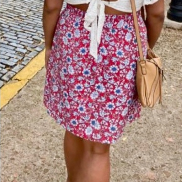Loft Skirts | Red Floral Printed Mini Skirt - Loft Size M | - Picture 4 of 8